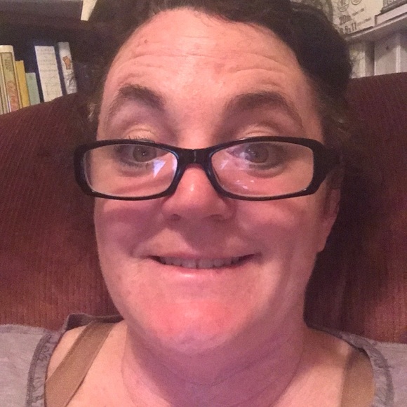 Meet your Posher, Lara - Picture 1 of 1